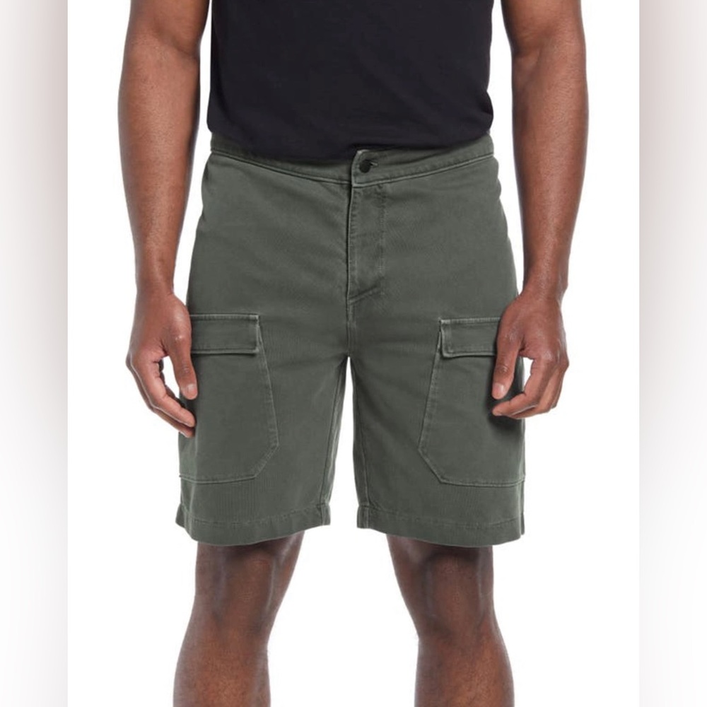 Zella Over & Out Cargo Shorts In Green Urban